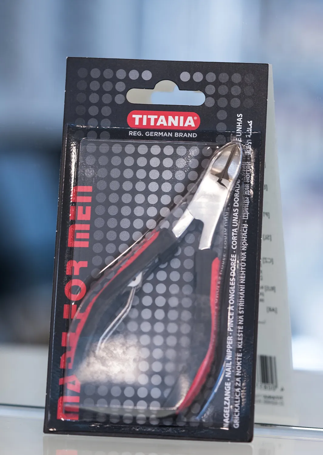 Titania Nagelzange Softtouch 11 cm Schwarz-Rot für Hände