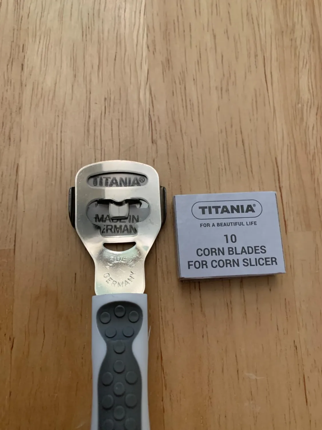 Titania Hornhauthobel Edelstahl Apricot mit 10 Klingen