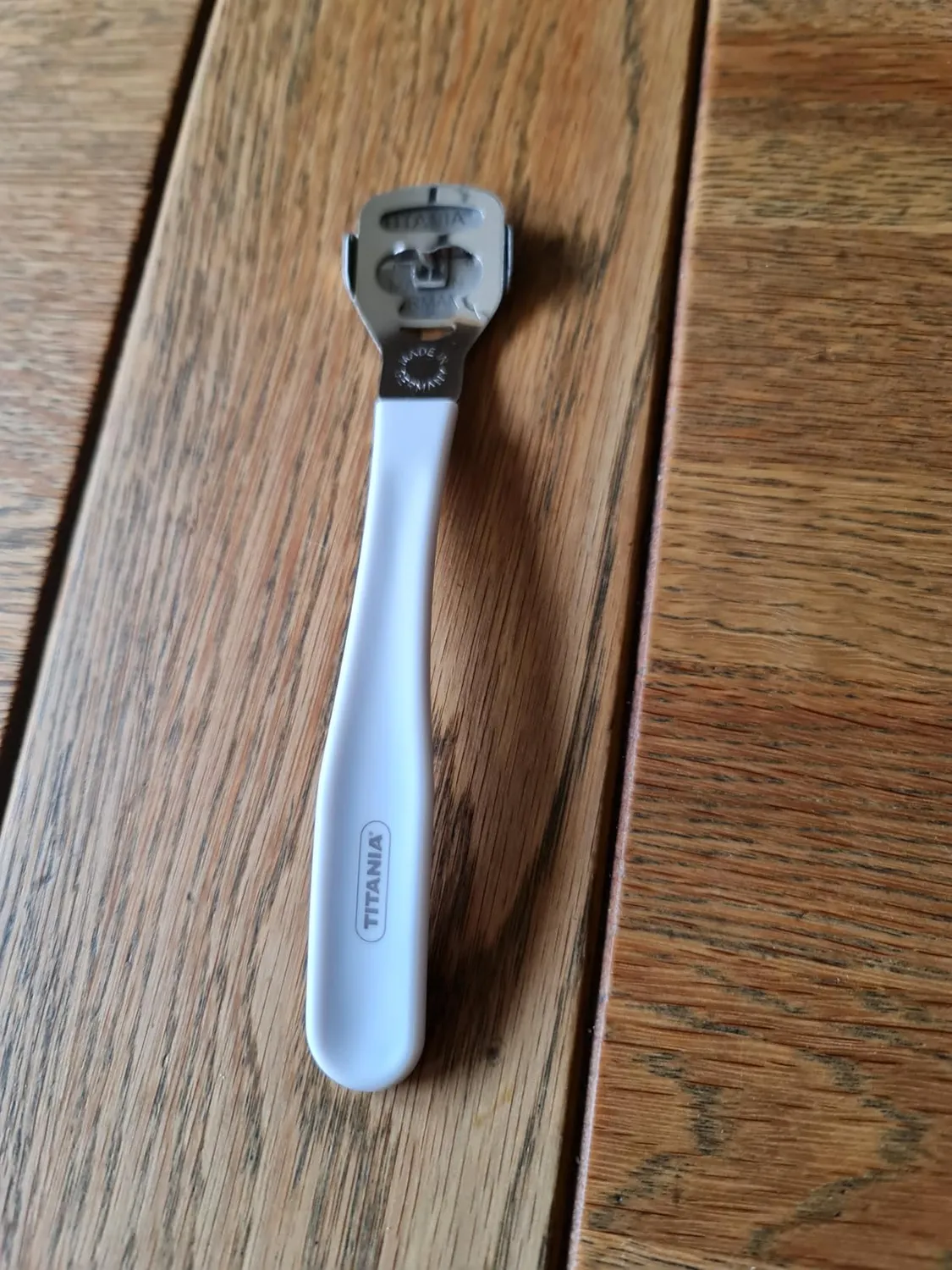 Titania Hornhauthobel ergonomisch mit Ersatzklinge