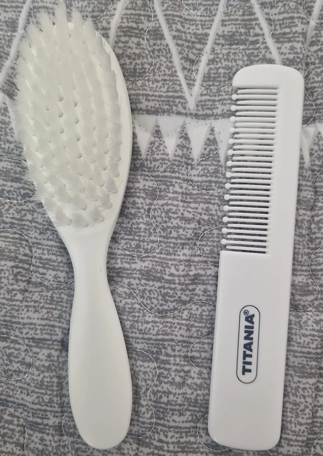 Titania Baby Haar Set 2-teilig Bürste Kamm weiß