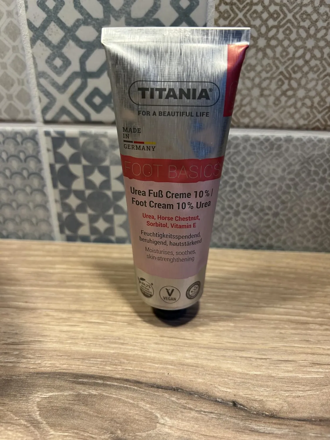 Titania Fußcreme Urea 10% 75 ml für sehr trockene Füße