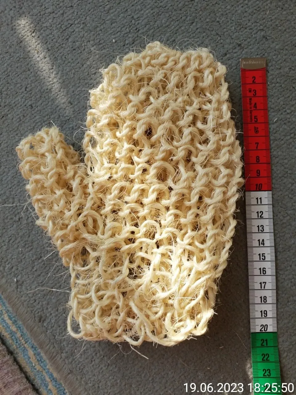 Titania Bade-Massage-Handschuh Sisal Peeling 24x18cm