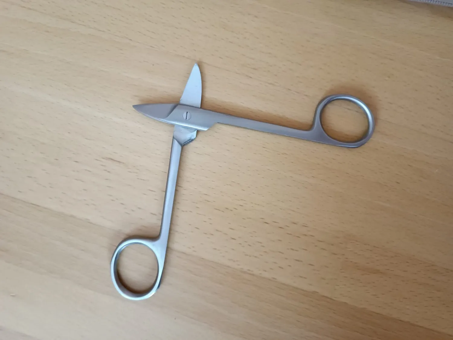 K-Pro Fußnagelschere gebogen Schere 11 cm Chirurgenstahl scharf