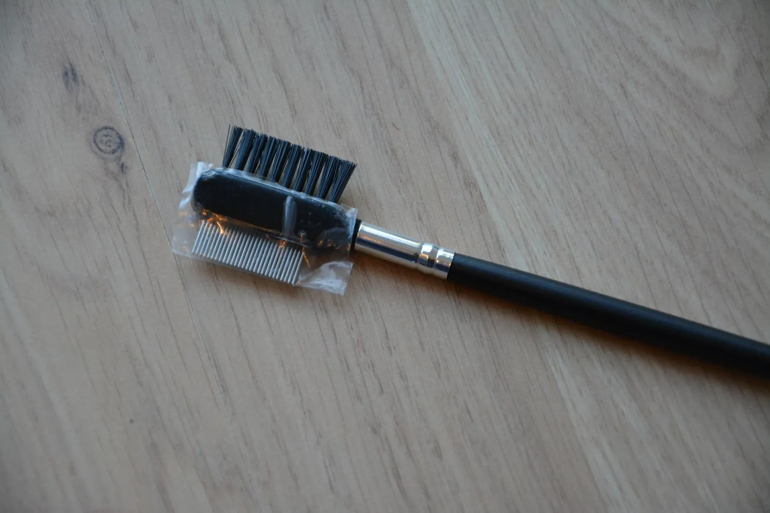 K-Pro 2-in-1 Augenbrauenbürste Wimpernkamm Metall Stylingtool
