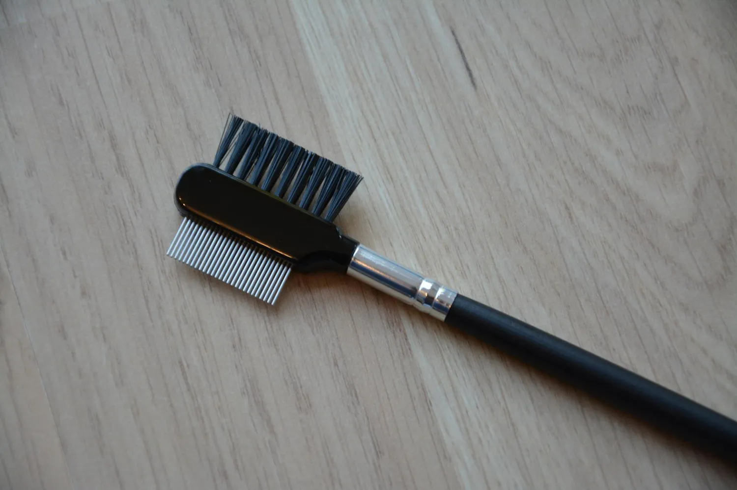 K-Pro 2-in-1 Augenbrauenbürste Wimpernkamm Metall Stylingtool