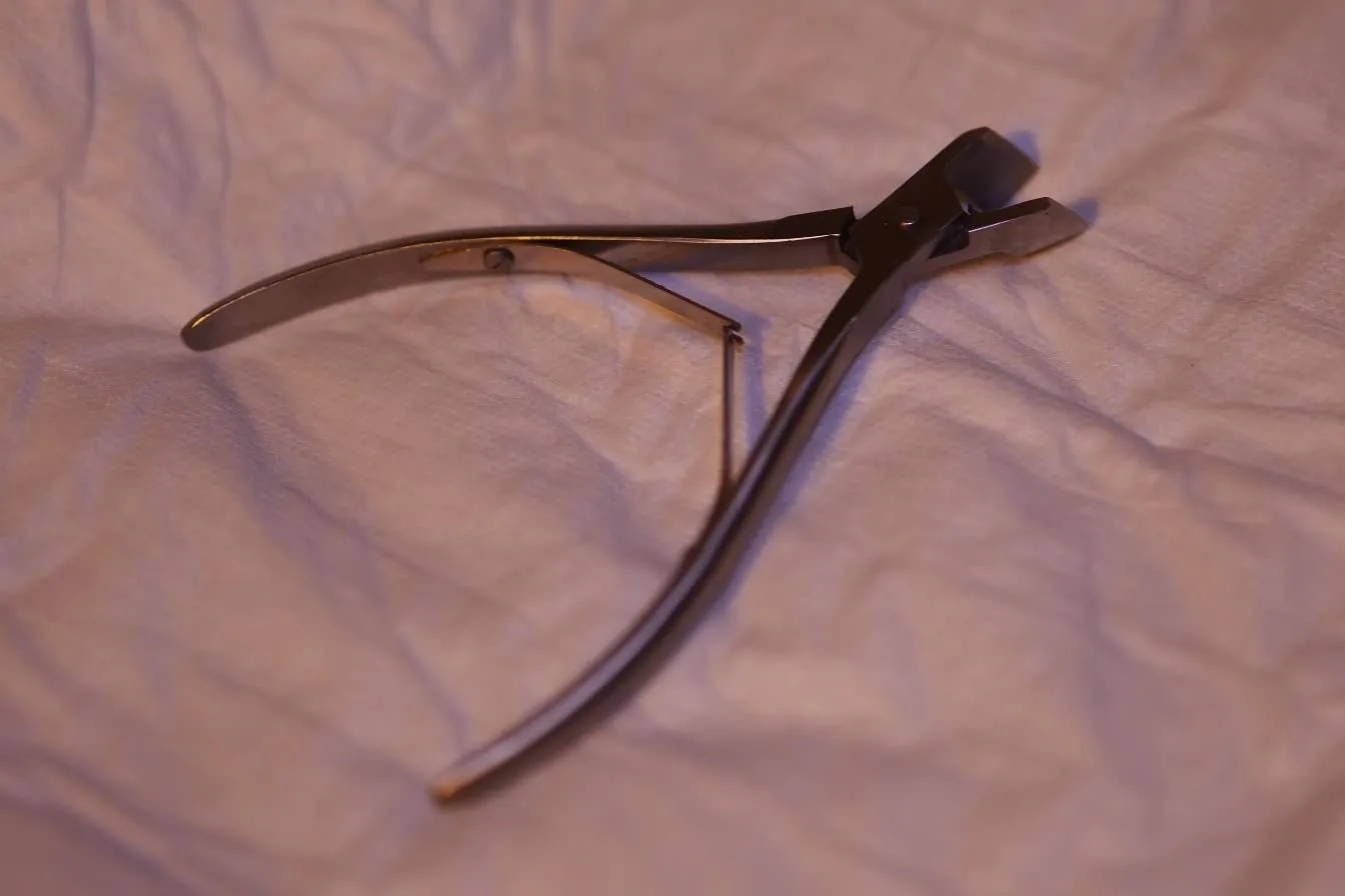 K-Pro Hautzange Edelstahl 12 cm für Hand und Fuß