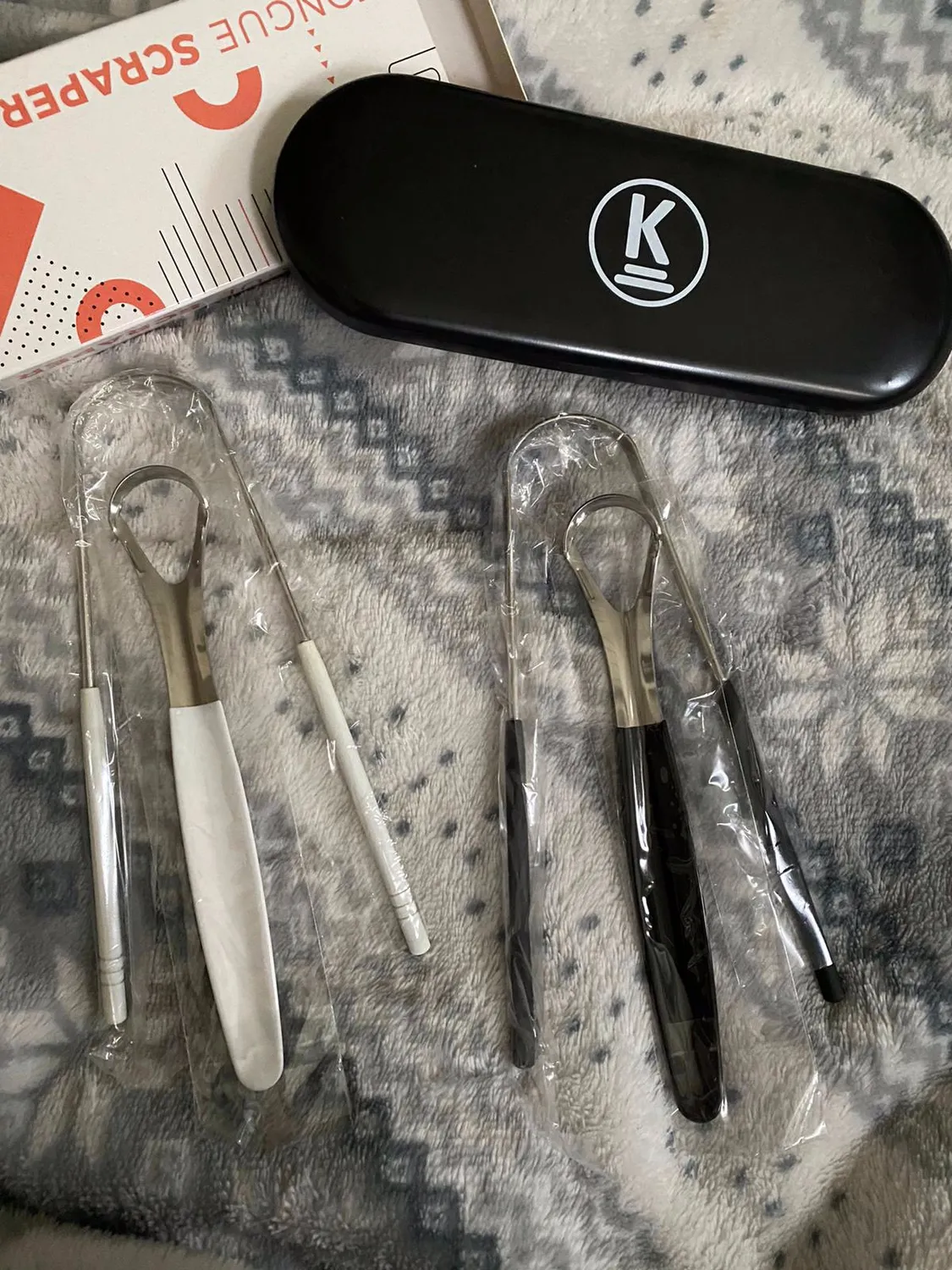 K-Pro Zungenschaber 2er Set Edelstahl Schwarz und Weiß