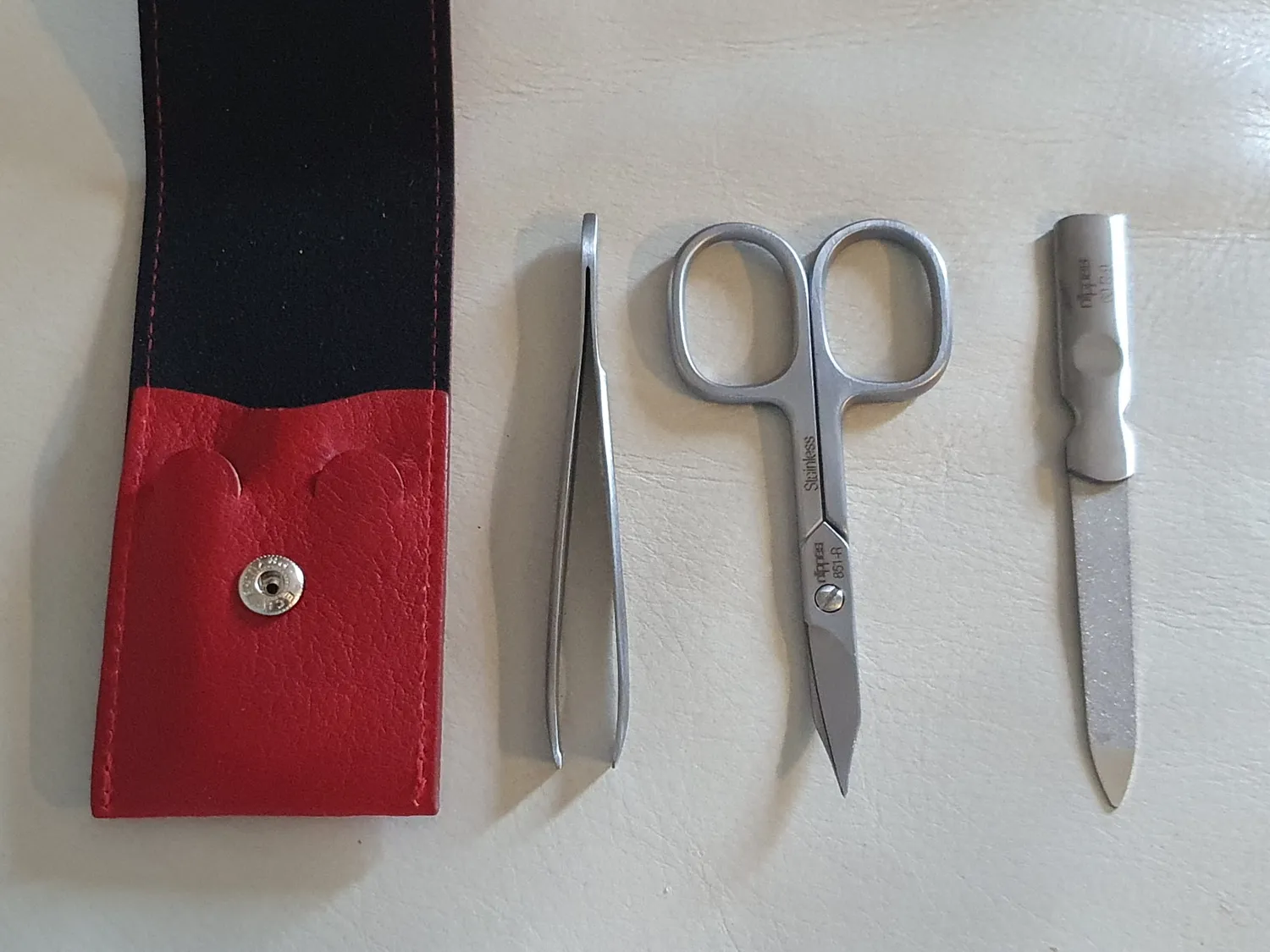 Nippes Premium Wild Red Maniküre Set 3-teilig Rindleder rot
